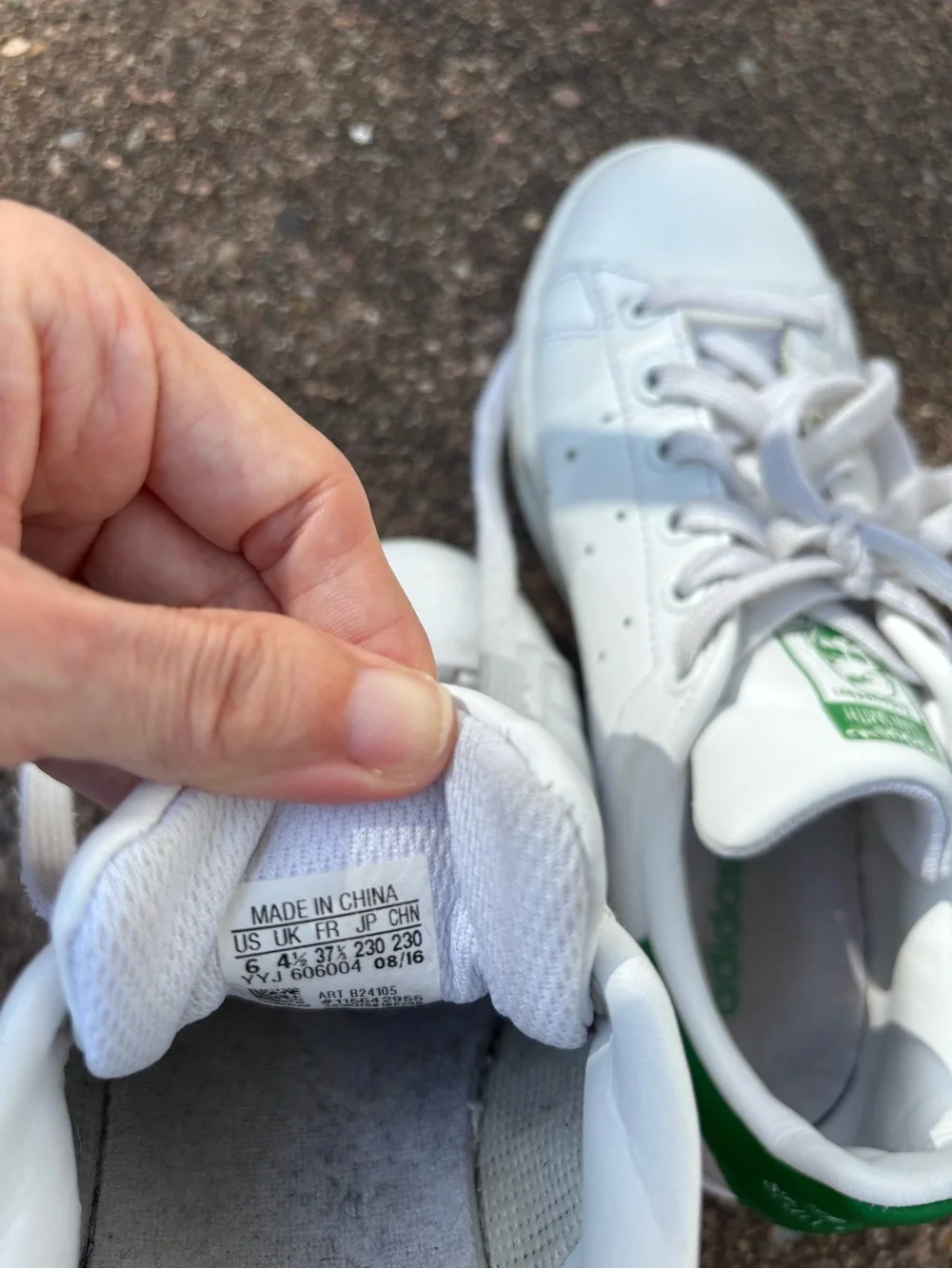 adidas Stan Smith White Sneaker with Green Heel Tab - Picture 5 of 7